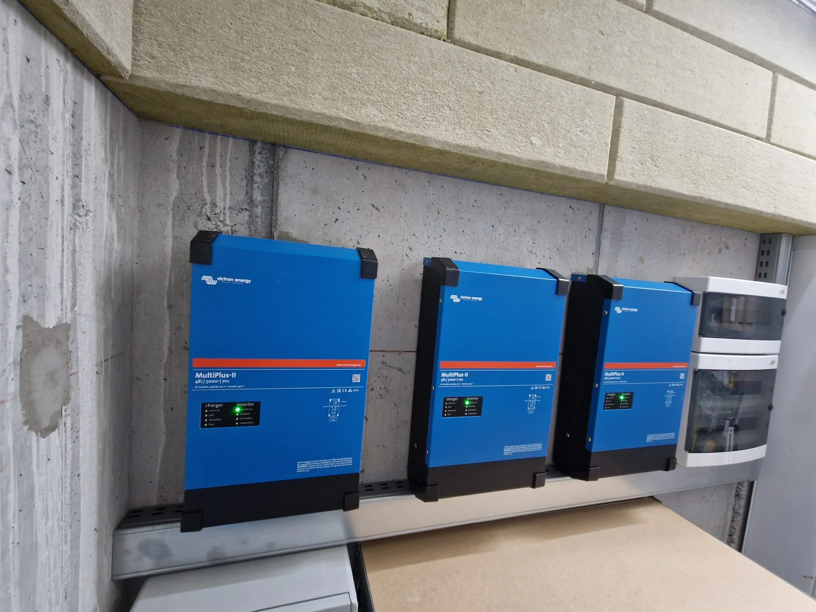 Off-Grid 14.64 kW cu Stocare - imaginea 4