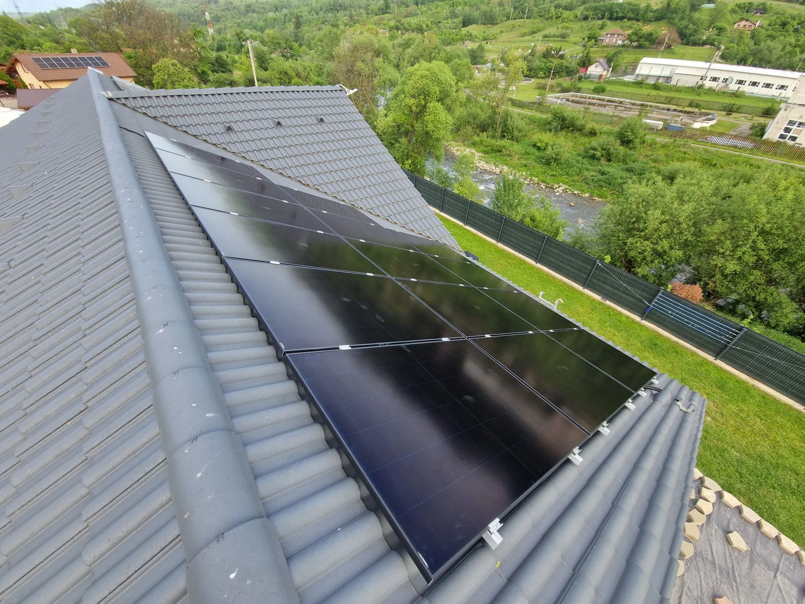 On-Grid Trifazat 8.01 kW cu Stocare - imaginea 3