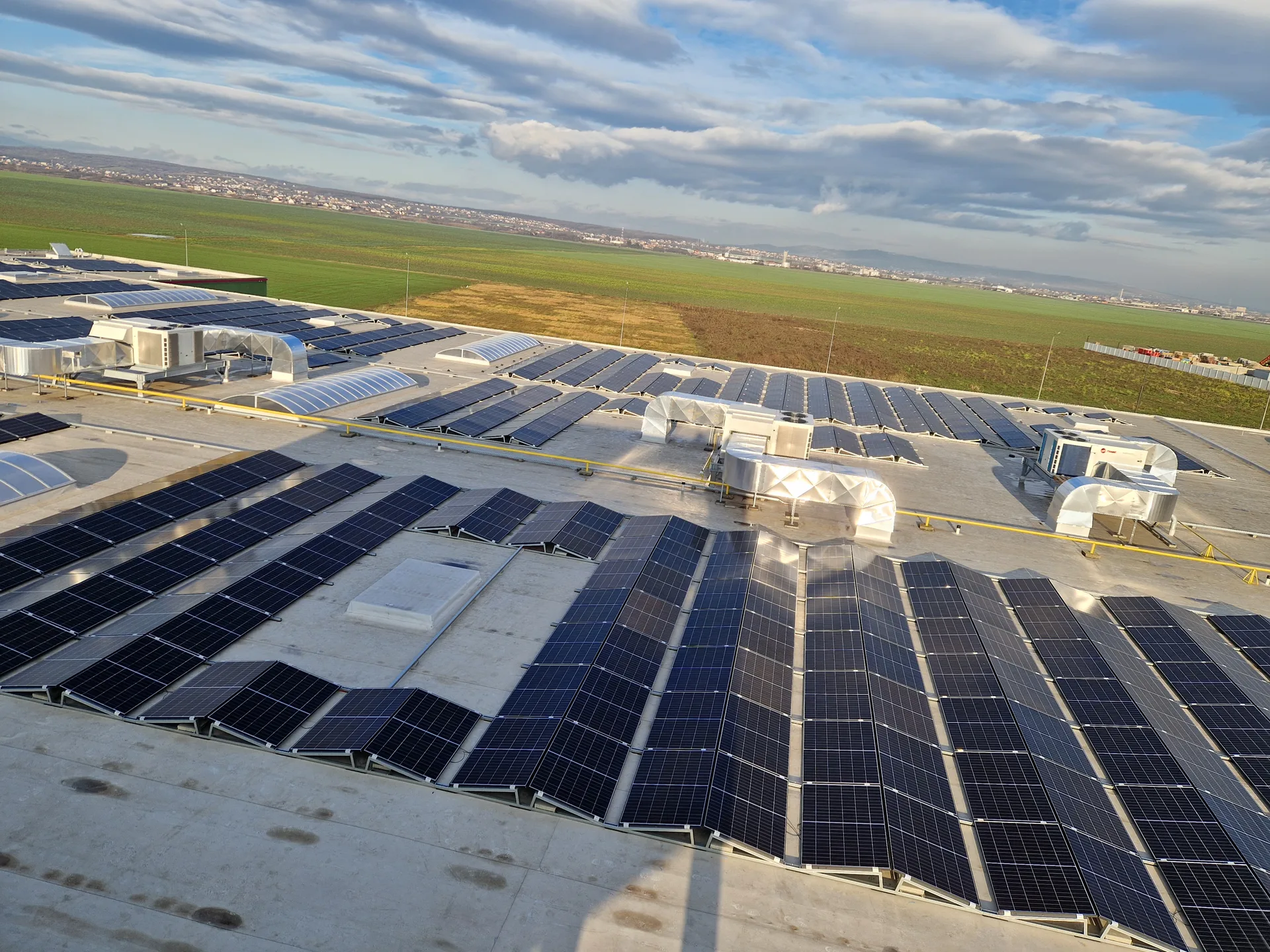Industrial Hibrid 450 kWp cu Stocare - imaginea 2