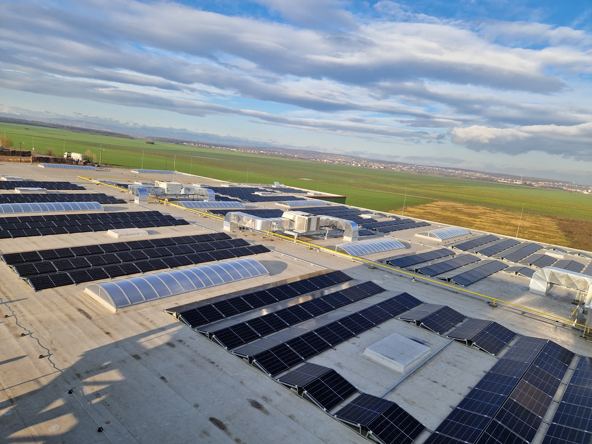 Industrial Hibrid 450 kWp cu Stocare - imaginea 3