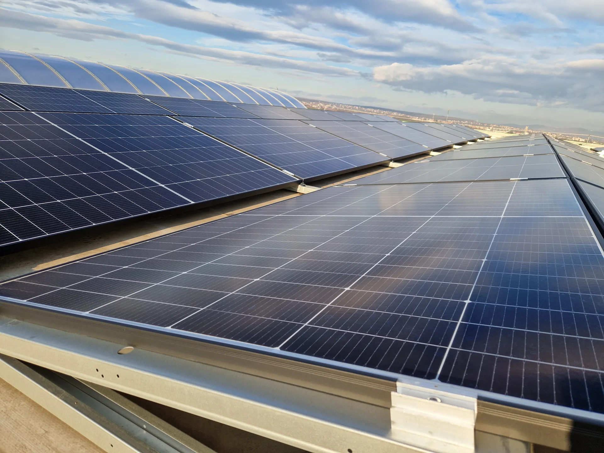 Industrial Hibrid 450 kWp cu Stocare - imaginea 4