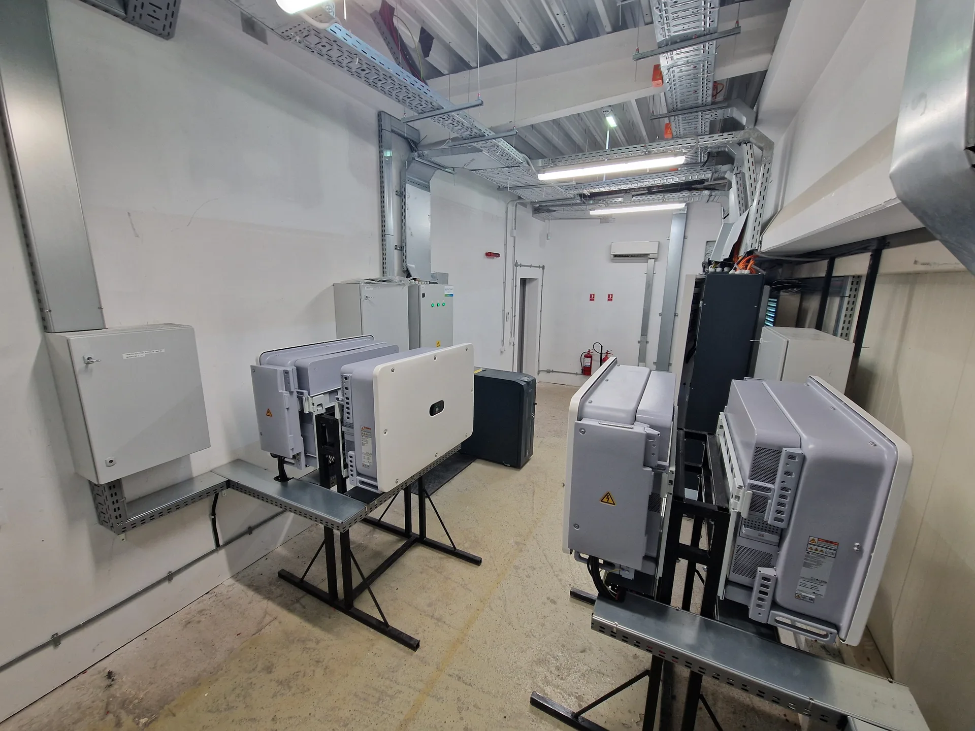 Industrial Hibrid 450 kWp cu Stocare - imaginea 5