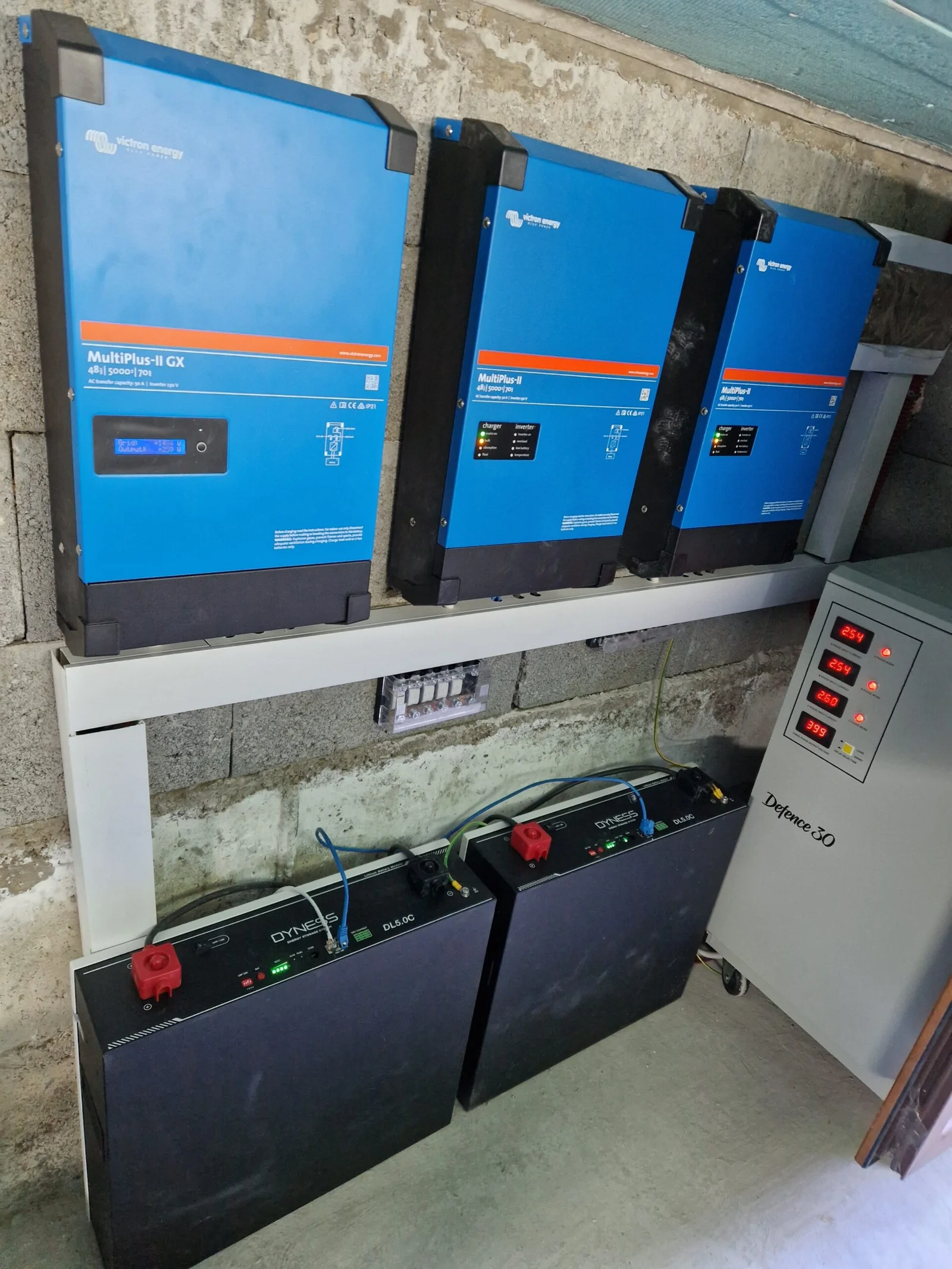 Trifazat Hibrid 6.67 kW cu Stocare - imaginea 2