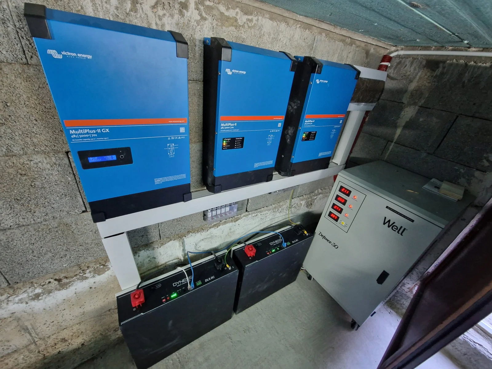 Trifazat Hibrid 6.67 kW cu Stocare - imaginea 4